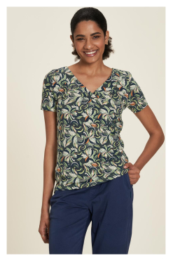 Tranquillo-shirt-v-hals-ecovero-print-banana-ditha-bonita