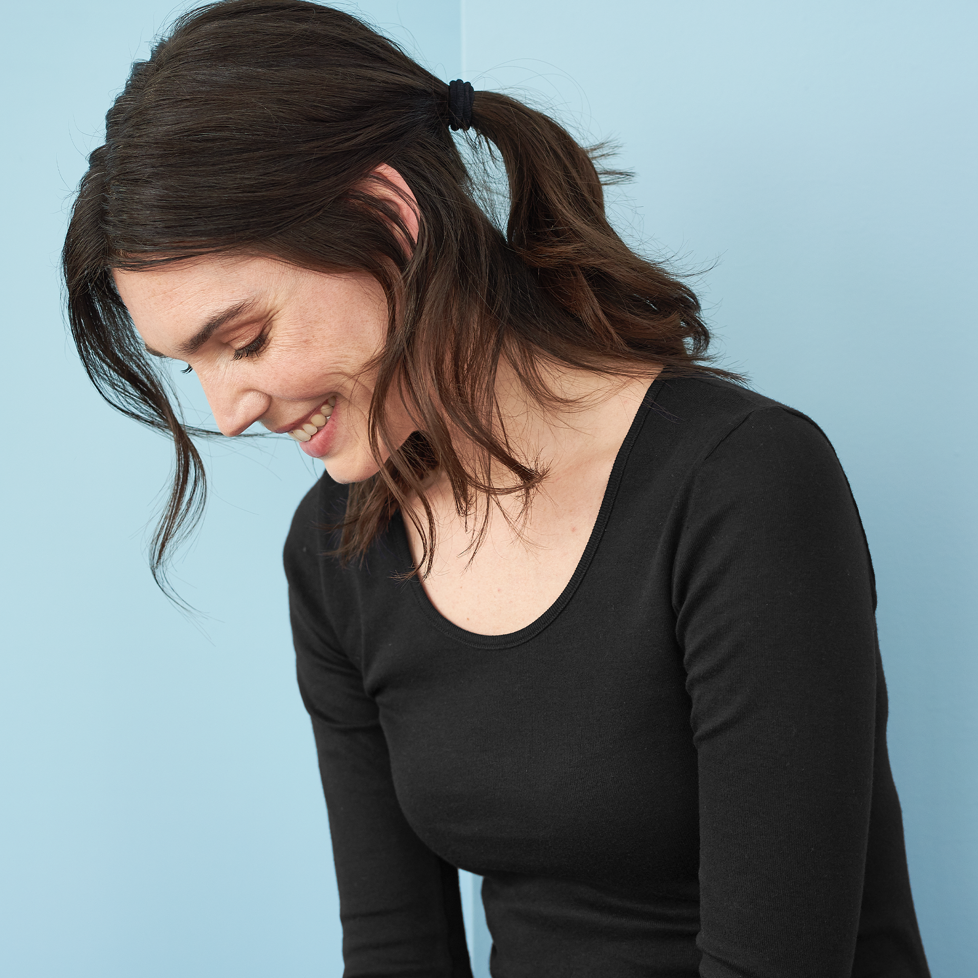 Living-Crafts-shirt-Johanna-duurzaam-fairtrade-zwart-lange-mouwen-biokatoen