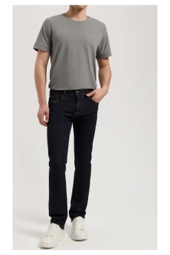 MUD-Jeans-herenjeans-Bryce-Mid-Straight-Strong-Blue-men-sustainable-jeans