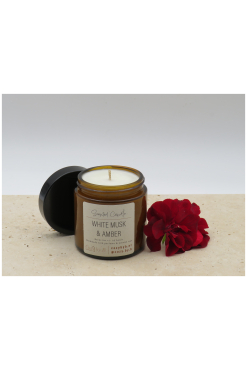 Cozy by B Oriental Mood geurkaars, duurzame natuurlijke was met geuren van Amber, musk, lavendel, ideaal voor een ontspannen sfeer.
