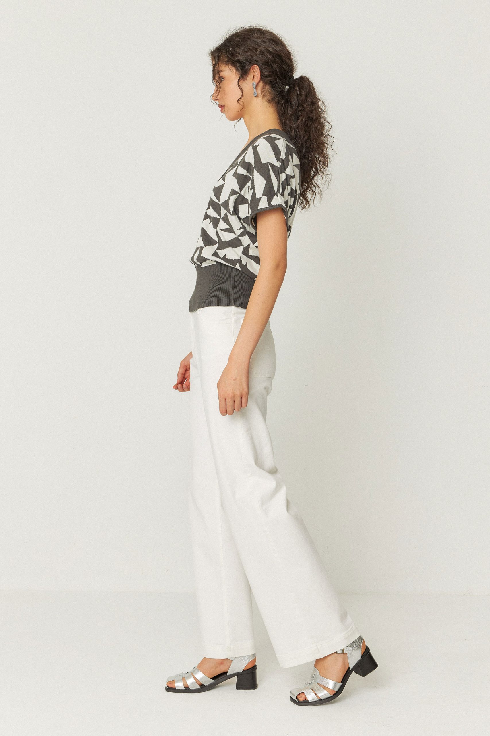 SKFK-truitje-Garazi-GOTS-biokatoen-fairtrade-duurzaam-Ditha-Bonita
