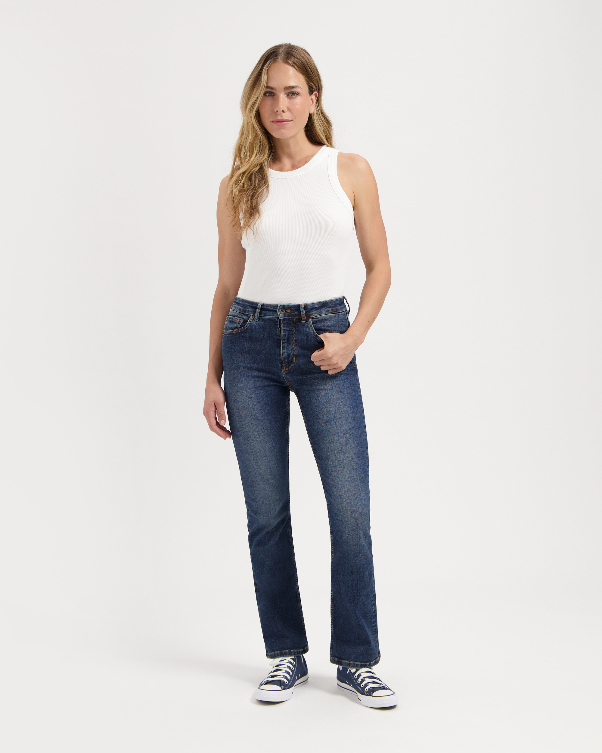 Kuyichi-jeans-Zoe-Bootcut-Meadow-Blue-duurzaam-fairtrade